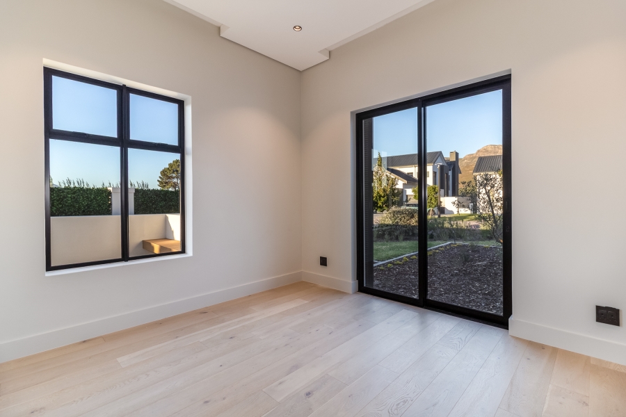 4 Bedroom Property for Sale in Pearl Valley at Val de Vie Western Cape